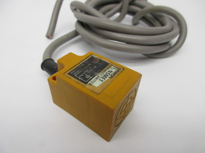 OMRON TL-N5ME1 10-30VDC UNMP