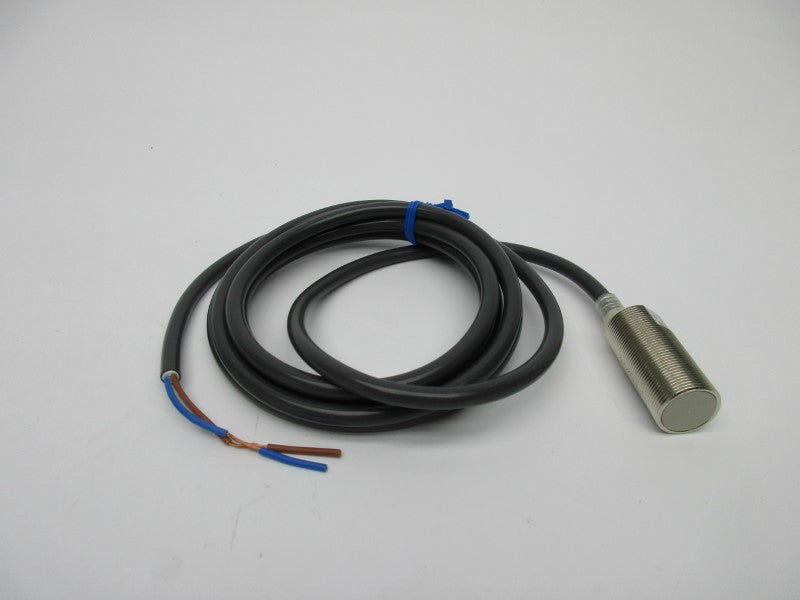 OMRON E2E-X7D1-N 12-24VDC NSNP