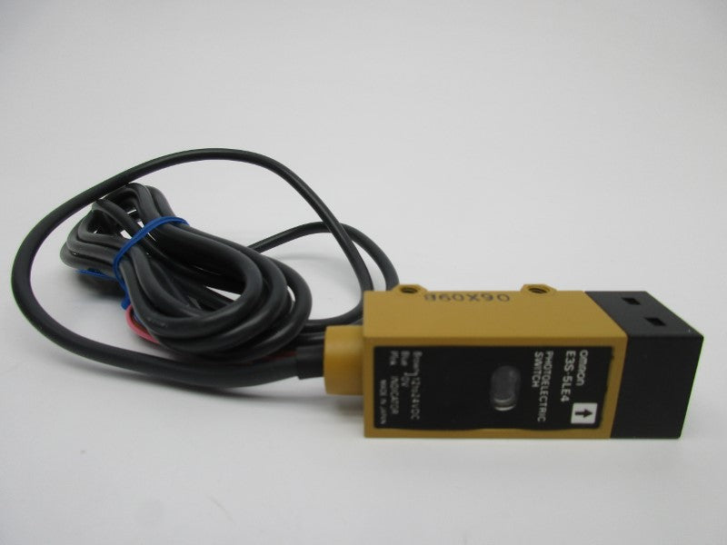 OMRON E3S-5E4 12-24VDC 2M NSMP