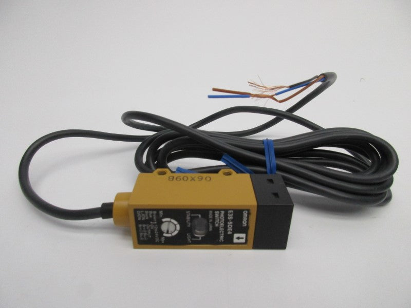 OMRON E3S-5E4 12-24VDC 2M NSMP