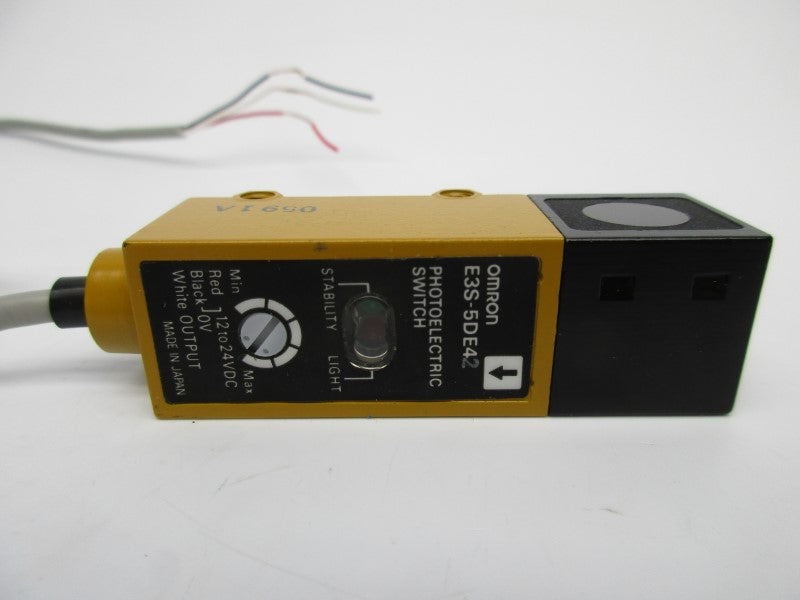 OMRON E3S-5DE42 12-24VDC NSNP