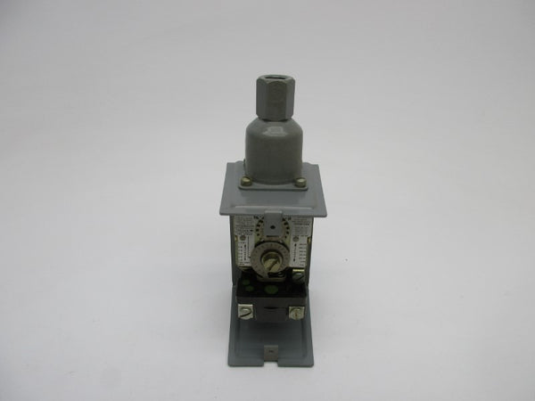 ALLEN BRADLEY 836-C7 SER. A UNMP