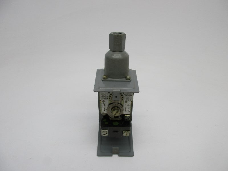 ALLEN BRADLEY 836-C7 SER. A UNMP