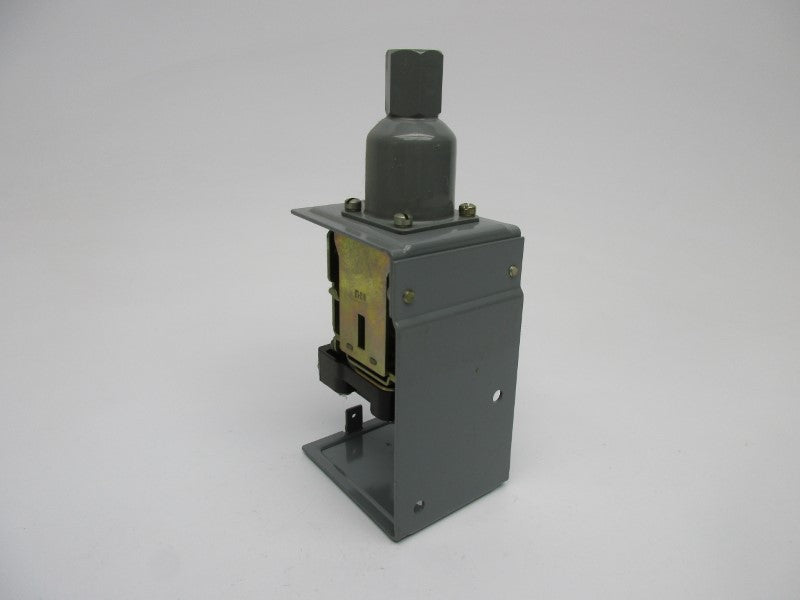 ALLEN BRADLEY 836-C7 SER. A UNMP