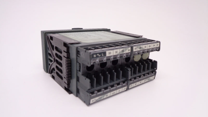 EUROTHERM 32H8/VC/VH/RRR/X/XXX/G/ENG/ENG NSNP