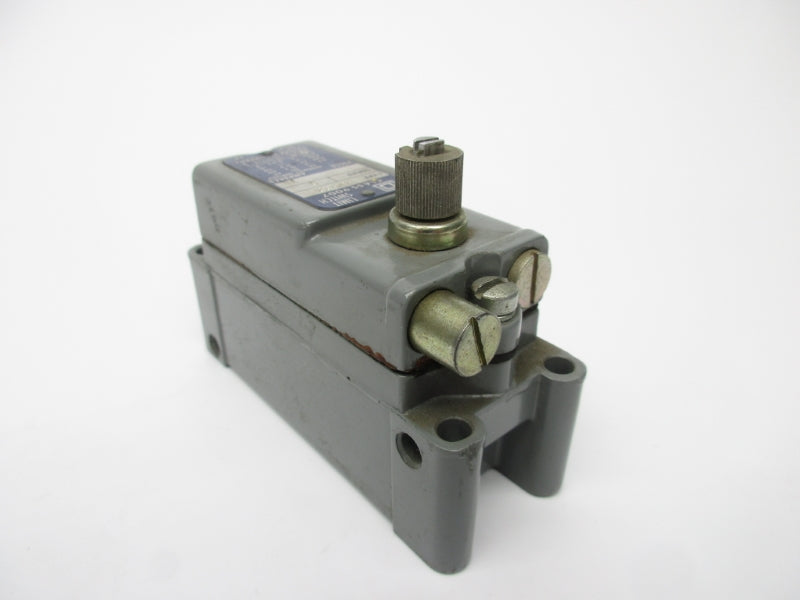 SQUARE D 9007AW12 SER. D 600V 8A UNMP