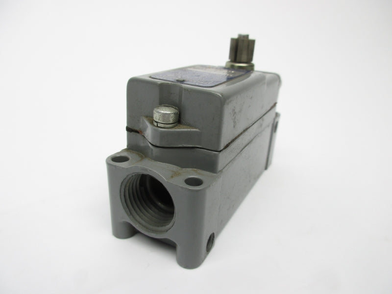 SQUARE D 9007AW12 SER. D 600V 8A UNMP