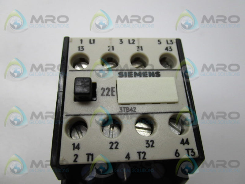 SIEMENS 3TB421-0A CONTACTOR 3POLE 600V  UNMP