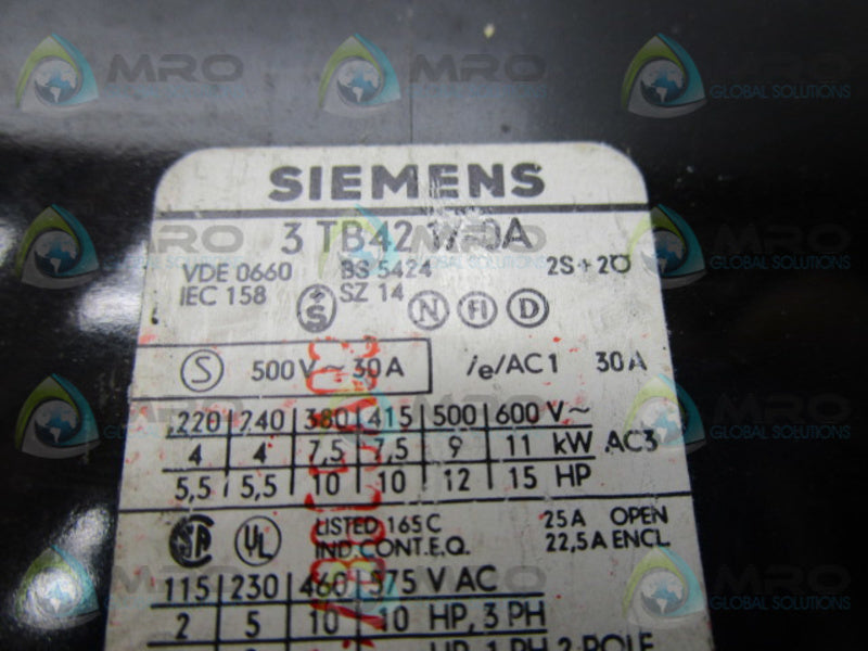 SIEMENS 3TB421-0A CONTACTOR 3POLE 600V  UNMP