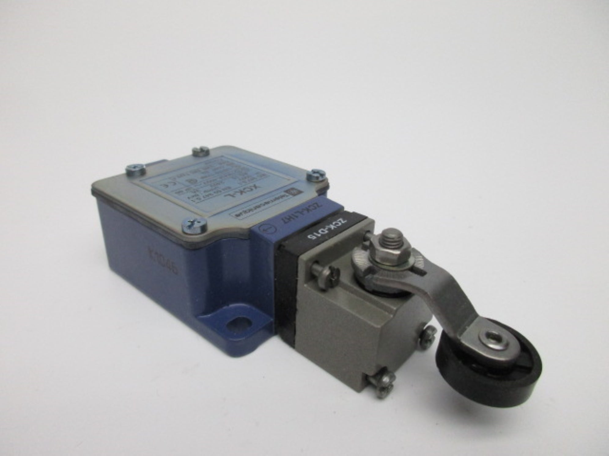 TELEMECANIQUE XCKL115H7 240V 3A NSMP