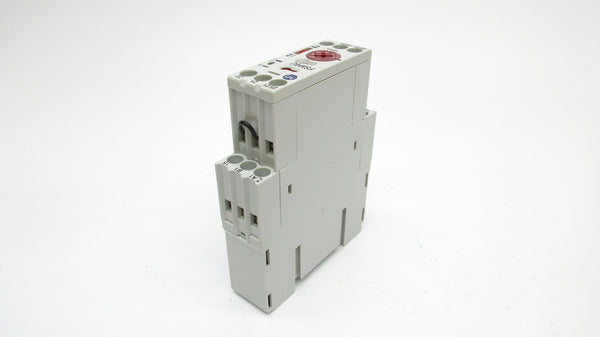 ALLEN BRADLEY 700-FSM4UU23 SER. B 250VAC 8A 0.05S-60H (WH) NSMP