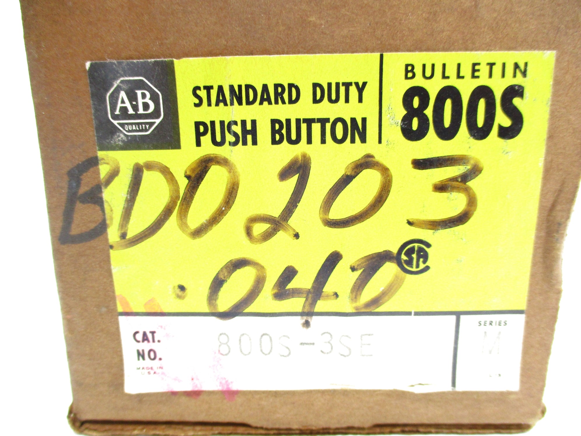 ALLEN BRADLEY 800S-3SE SER. M (BR/YL) NSMP