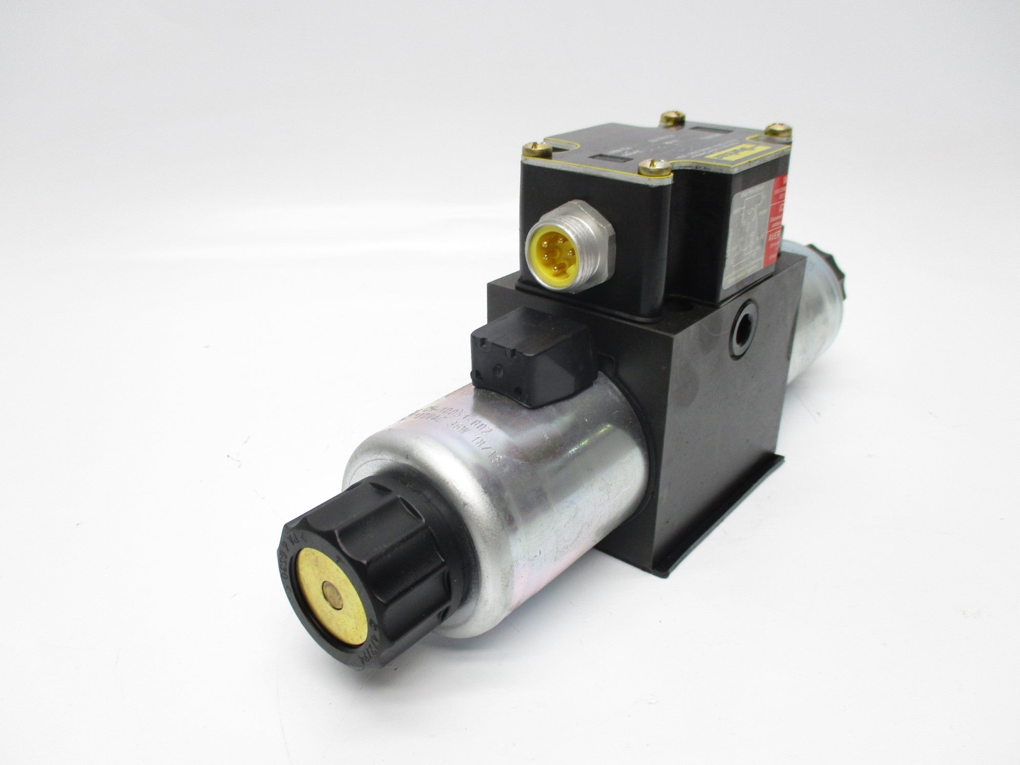 PARKER D3W2CNYCS7632XB844 120VAC 0.36A 1500/3000PSI NSNP