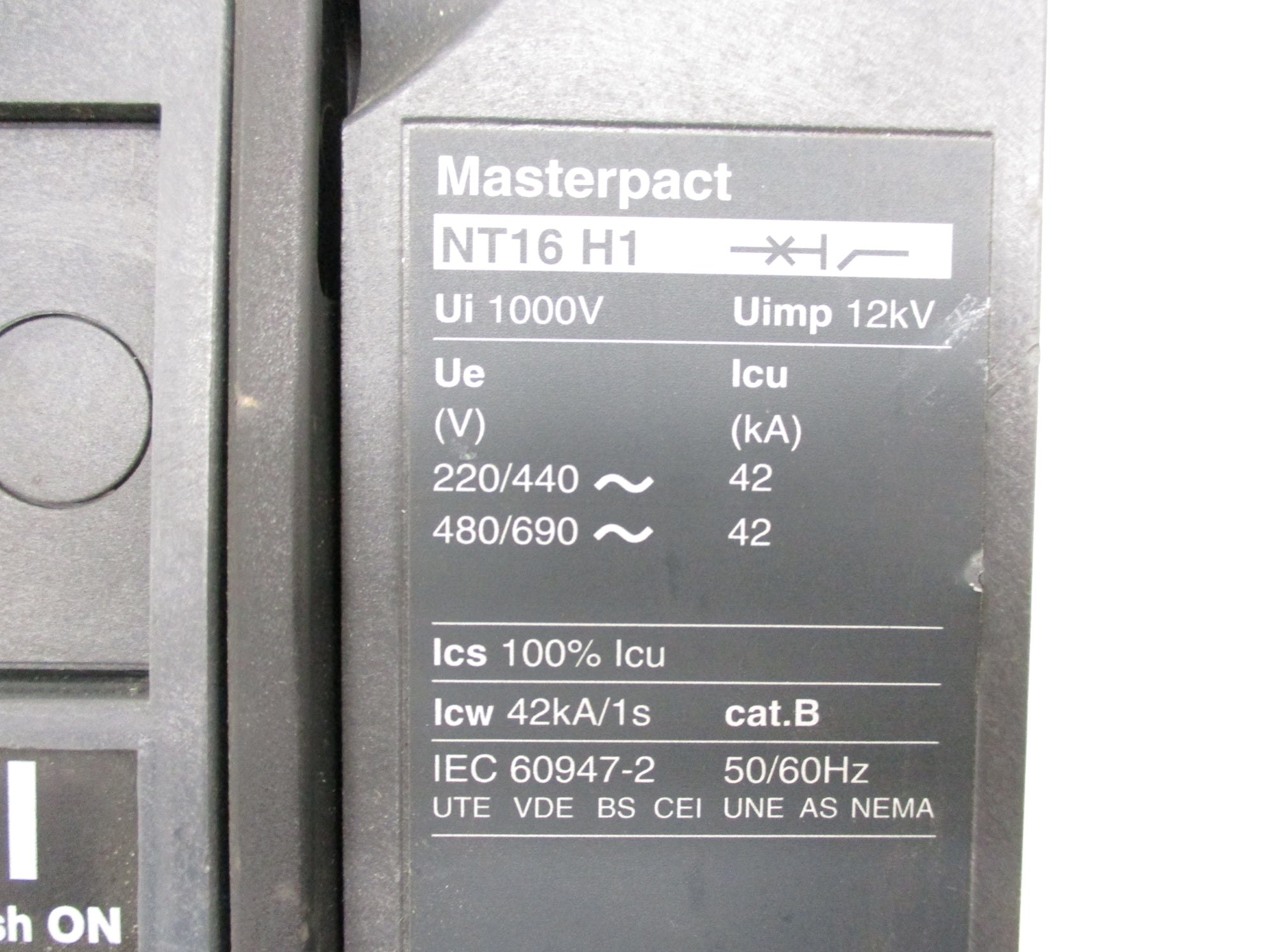 MERLIN GERIN NT16H1 1000V 1600A (AS PICTURED) UNMP