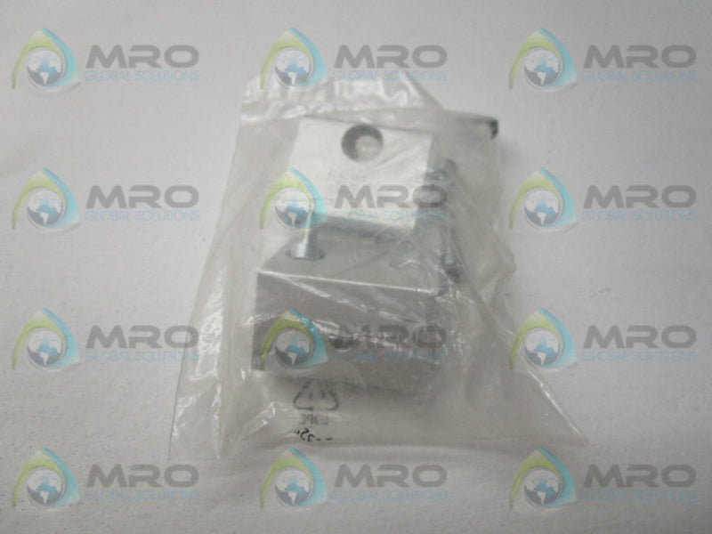 FESTO SMBU-2B 36174 MOUNTING KIT  NSMP