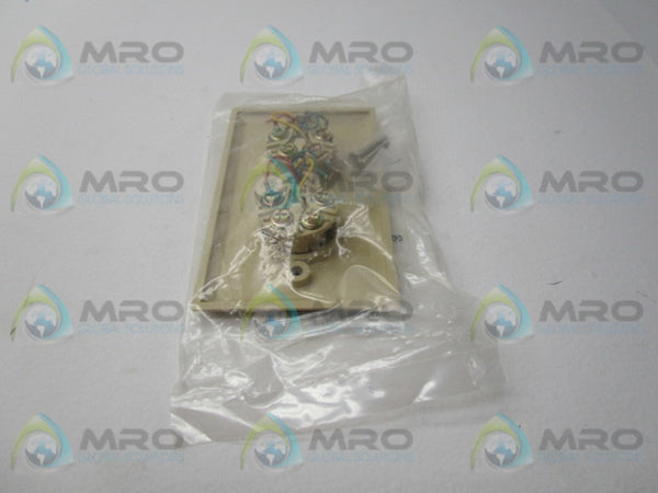 ALLEN TEL PRODUCTS AT217-4 WALL JACK FLUSH MOUNT 2PORT  NSMP
