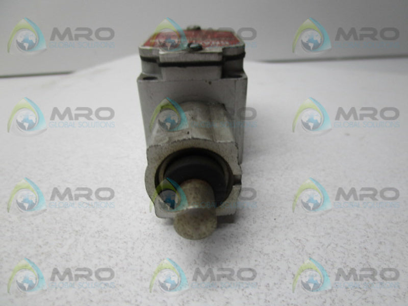 NAMCO M2-300 SNAP LOCK SWITCH  UNMP
