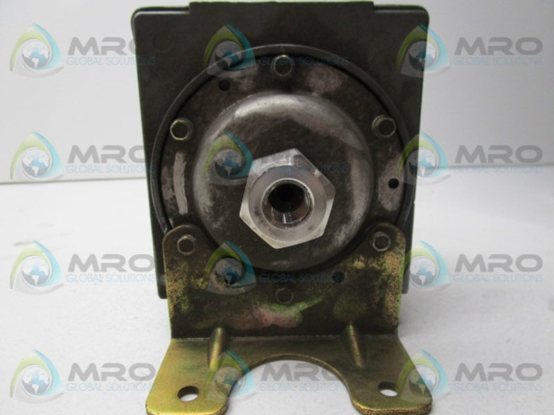 UNITED ELECTRIC CONTROLS TYPE J302 PRESSURE CONTROLLER  UNMP