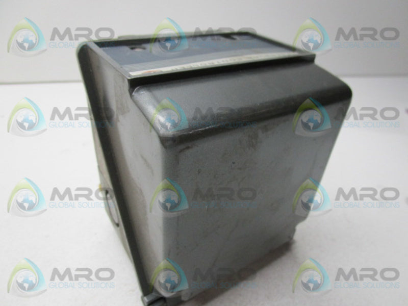UNITED ELECTRIC CONTROLS TYPE J302 PRESSURE CONTROLLER  UNMP