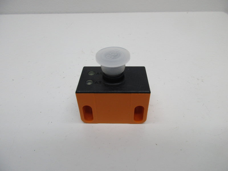 IMF EFECTOR IN5225 INDUCTIVE SENSOR  NSMP