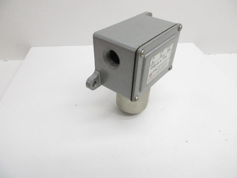UNITED ELECTRIC J6-134-9547 PRESSURE SWITCH  NSNP