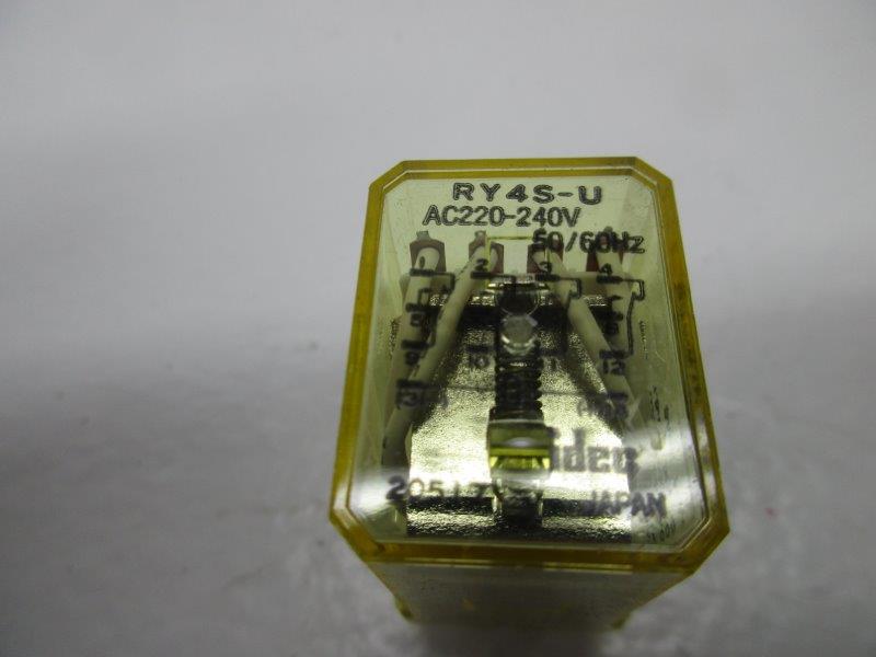 IDEC RY4S-UC 220-240VAC  NSNP
