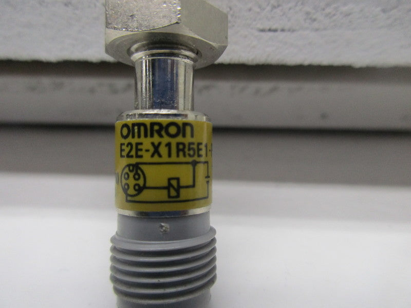 OMRON E2E-X1R5E1-P1 PROXIMITY SENSOR  UNMP