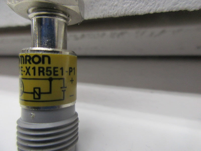 OMRON E2E-X1R5E1-P1 PROXIMITY SENSOR  UNMP