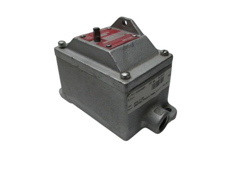CROUSE HINDS EFS1129 EXPLOSION PROOF SNAP SWITCH  NSNP