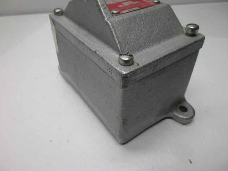 CROUSE HINDS EFS1129 EXPLOSION PROOF SNAP SWITCH  NSNP