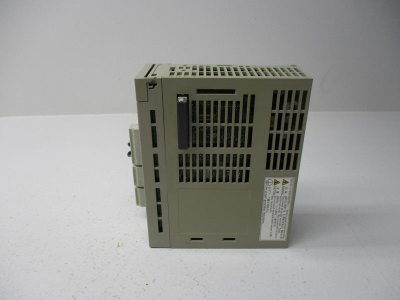 YASKAWA SGDH-02AE 200-230V 3.4A NSMP