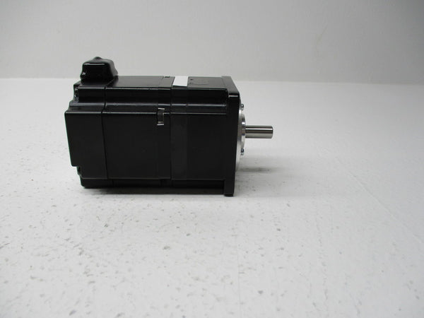 YASKAWA SGMPS-01A2E2E-E  NSMP
