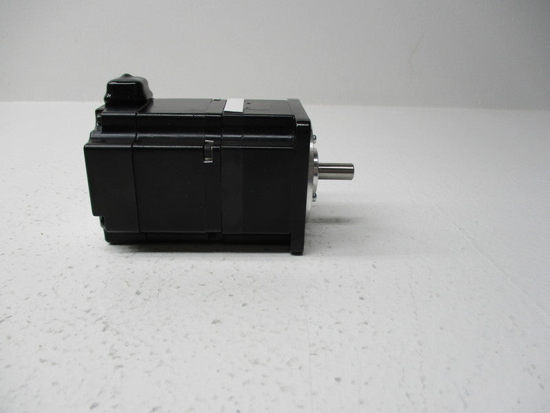 YASKAWA SGMPS-01A2E2E-E  NSMP