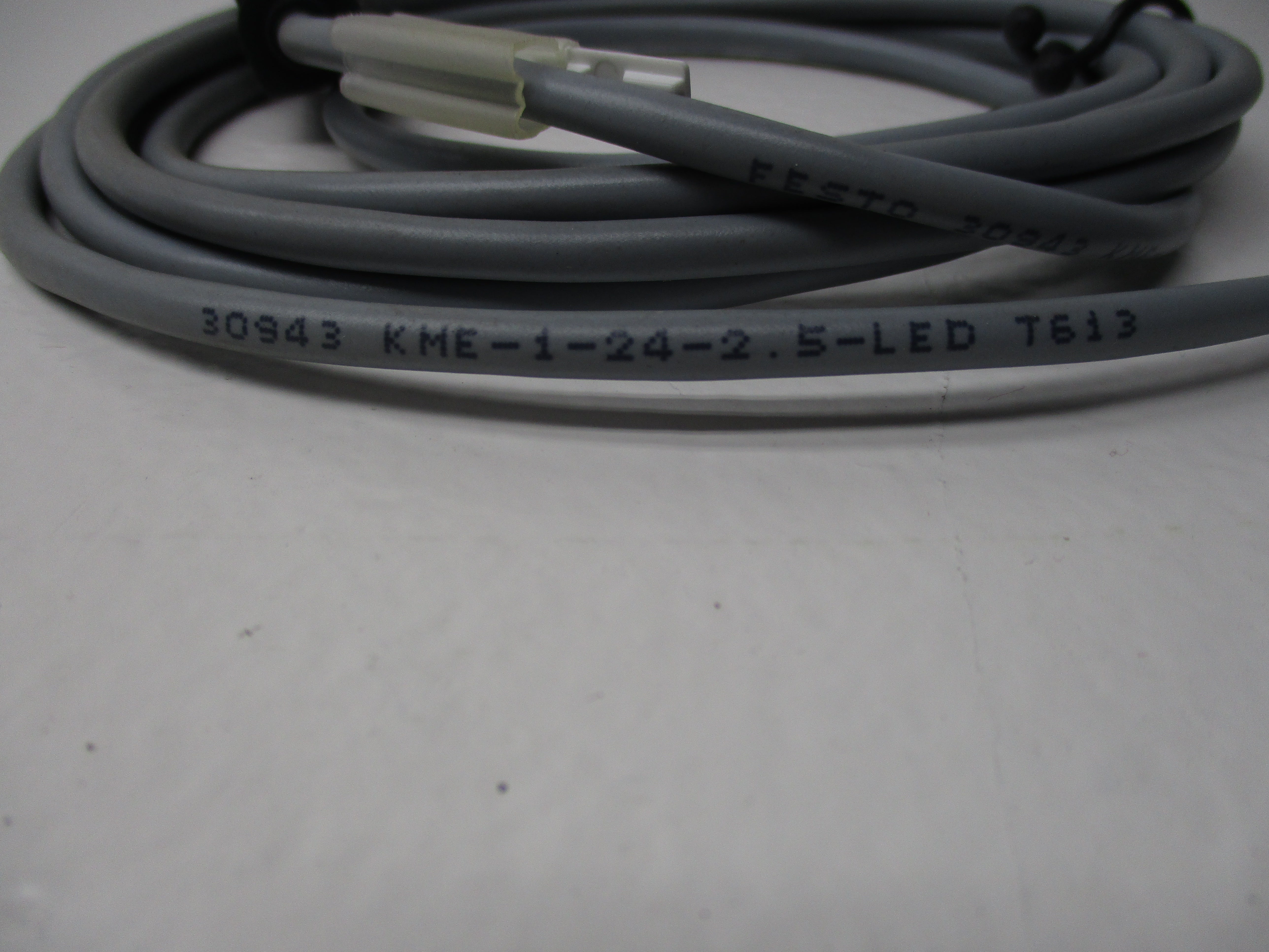 FESTO 30943 (KME-1-24-2.5-LED)  NSNP