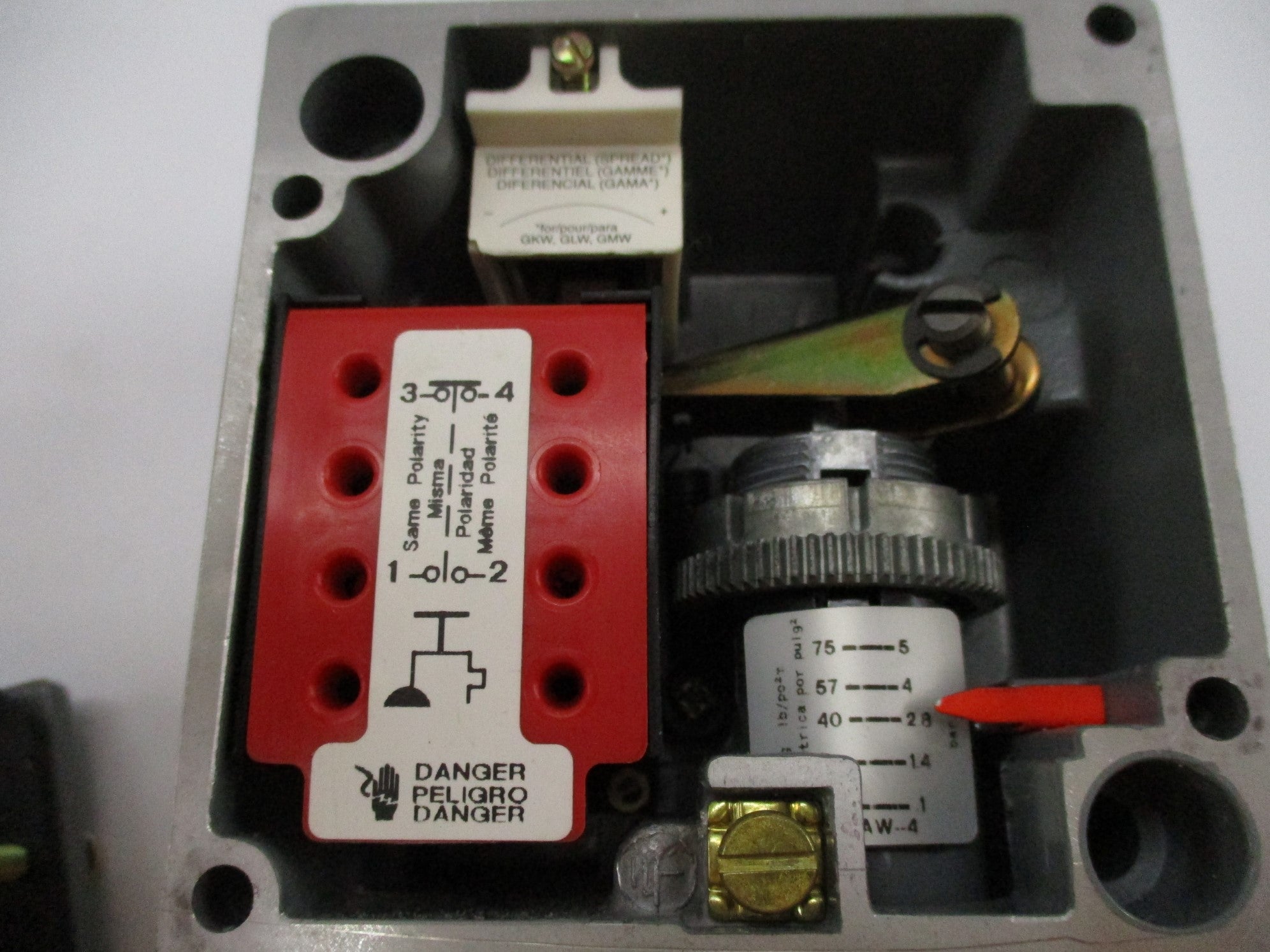 SQUARE D 9012GAW-4 SER. C 240PSI NSMP