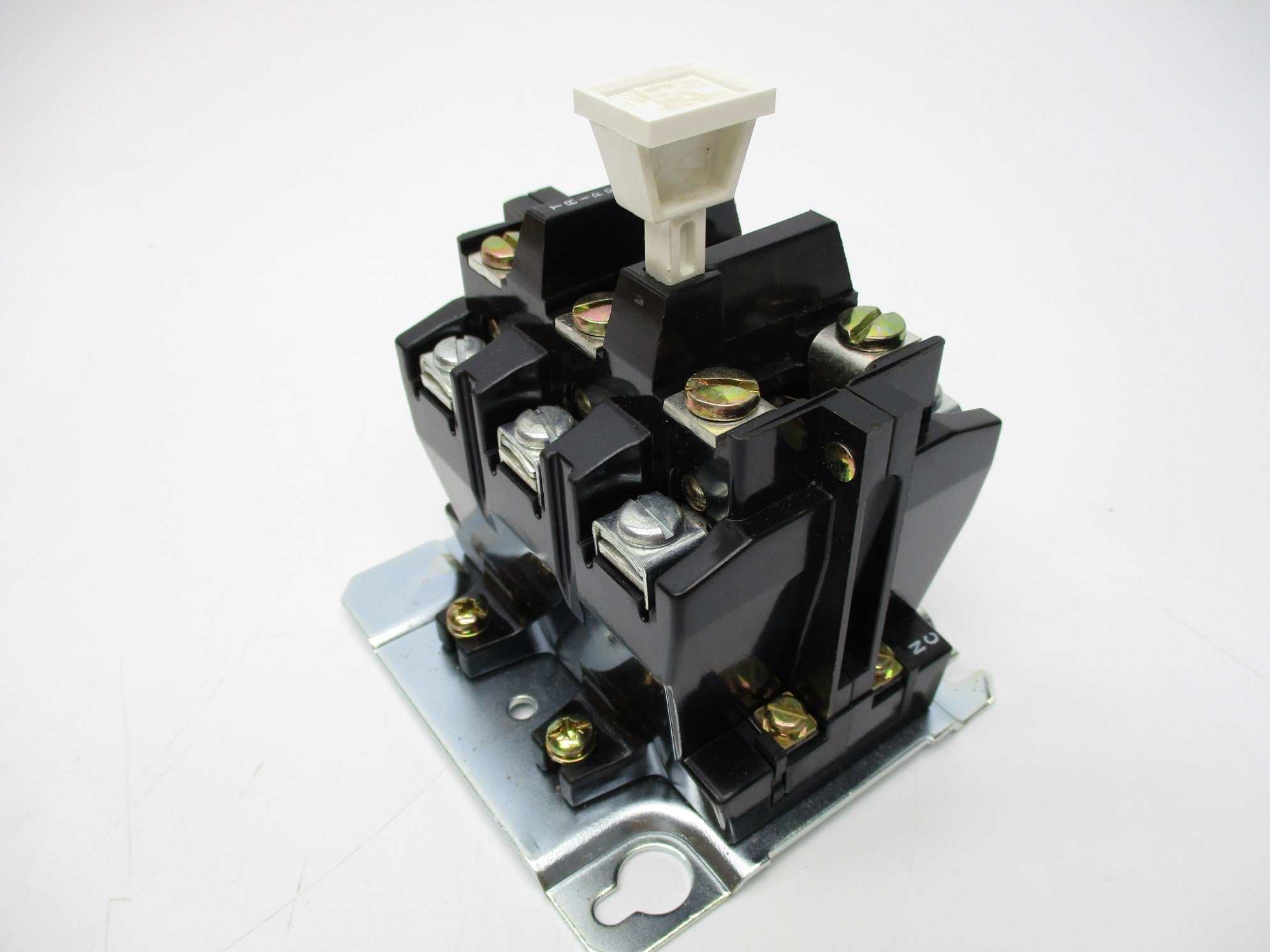 ALLEN BRADLEY 592-BOV16 SER. B 120-600VAC 40A (BR/WH) NSMP