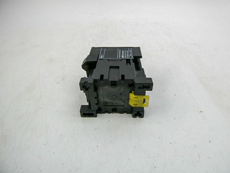ABB B9-30-01 220/240V (BLK) NSNP