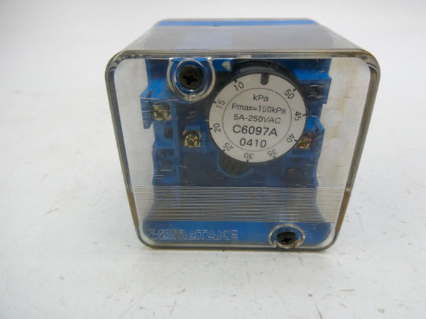 YAMATAKE C6097A0410 250VAC 5A NSNP