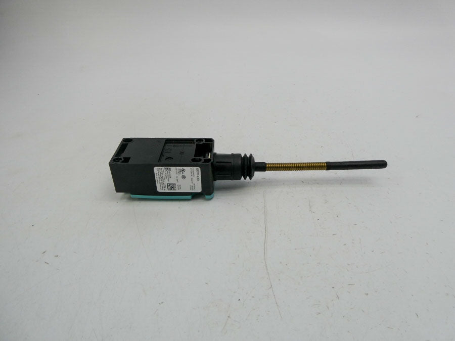 SIEMENS 3SE5112-0CR01 240V 6A NSMP