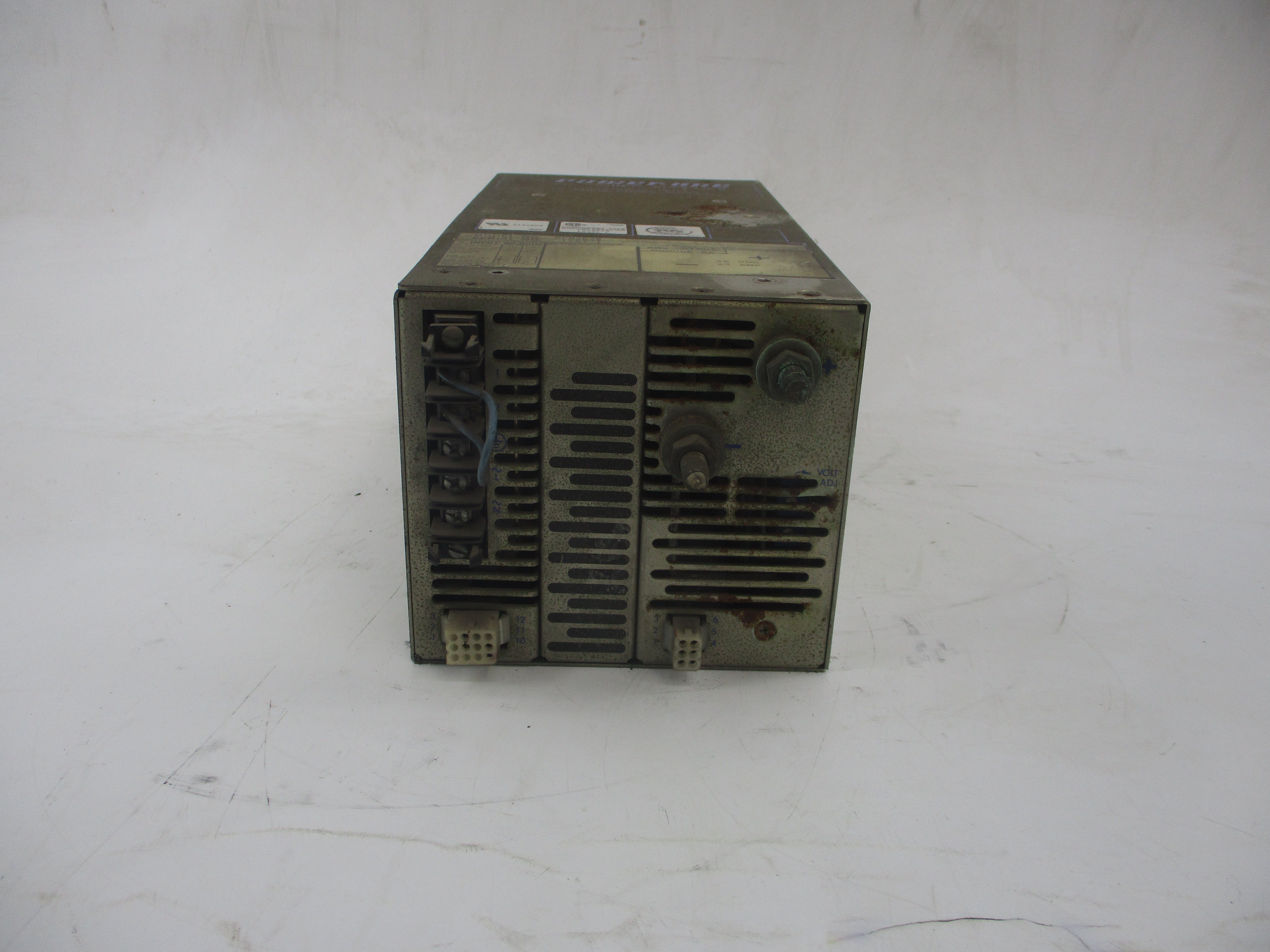POWER ONE SPM3E2K 115/230V 20A/10A UNMP