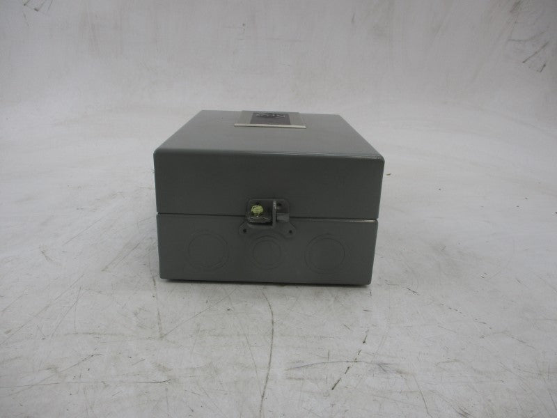 ALLEN BRADLEY 702LP-BAD93 SER. K 110/120V 30A (BR/YL) NSMP
