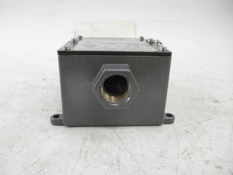 MERCOID 1006W-B2-J A15AB 125-440V 15A 3000PSI NSMP