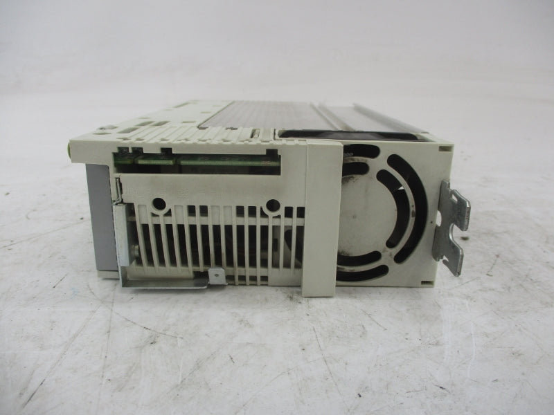 LENZE E82EV152_4C 400/500V 5.5A/4.4A UNMP