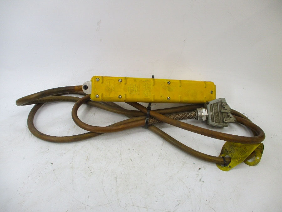 CROUSE HINDS X8635 61 B 125VAC 150A UNMP