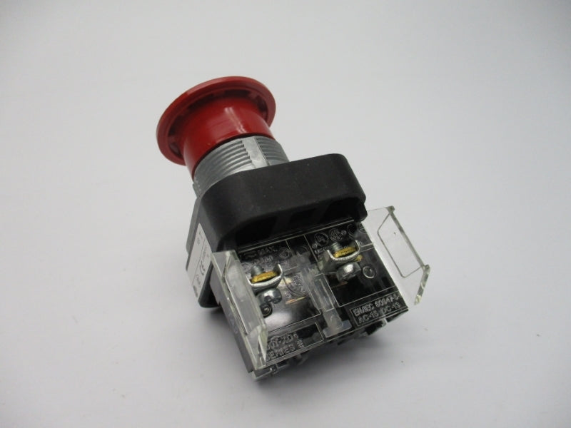 ALLEN BRADLEY 800T-FX6D4 SER. T (WH) NSMP