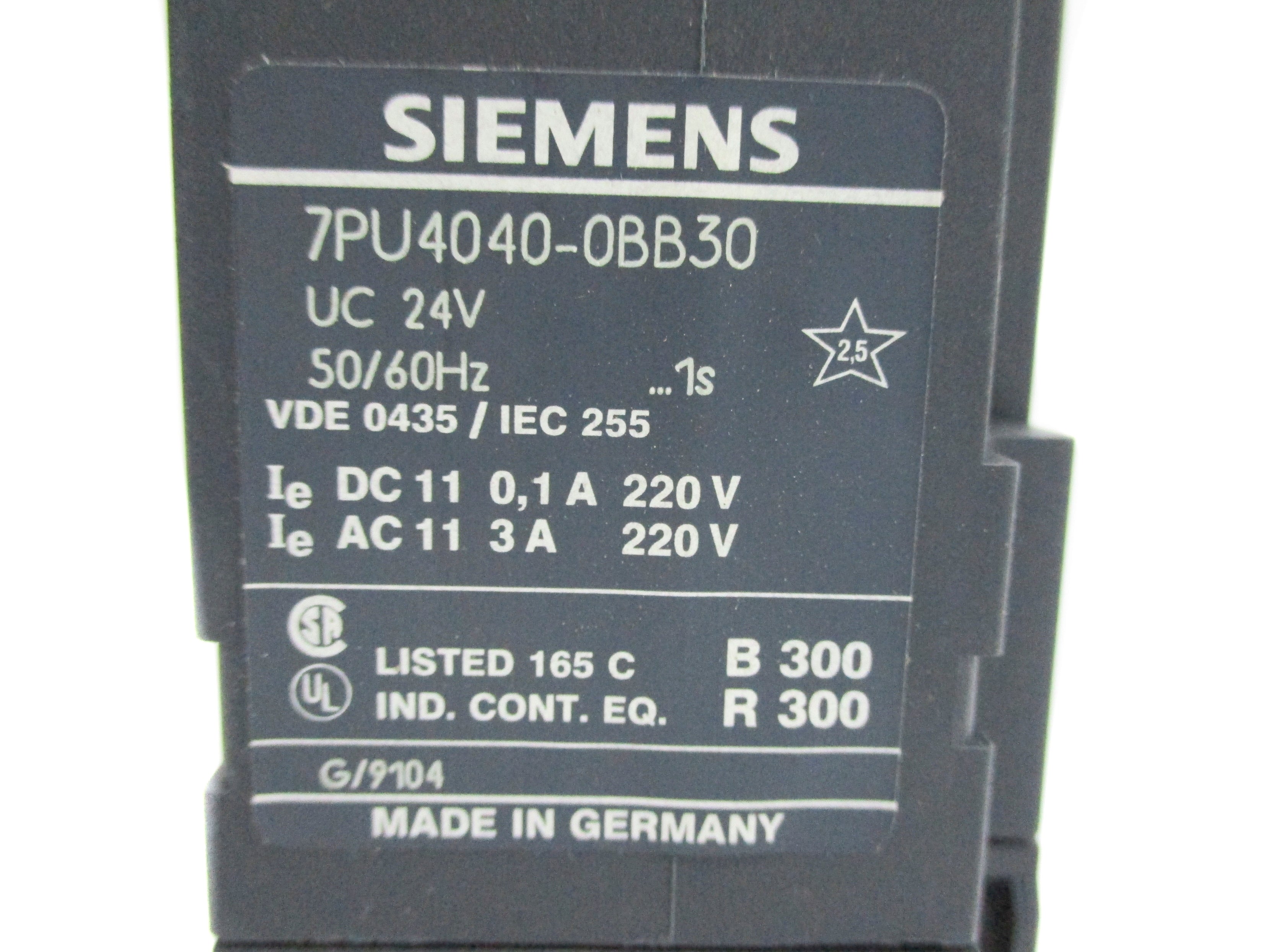 SIEMENS 7PU4040-0BB30 0.05-1S 24V UNMP