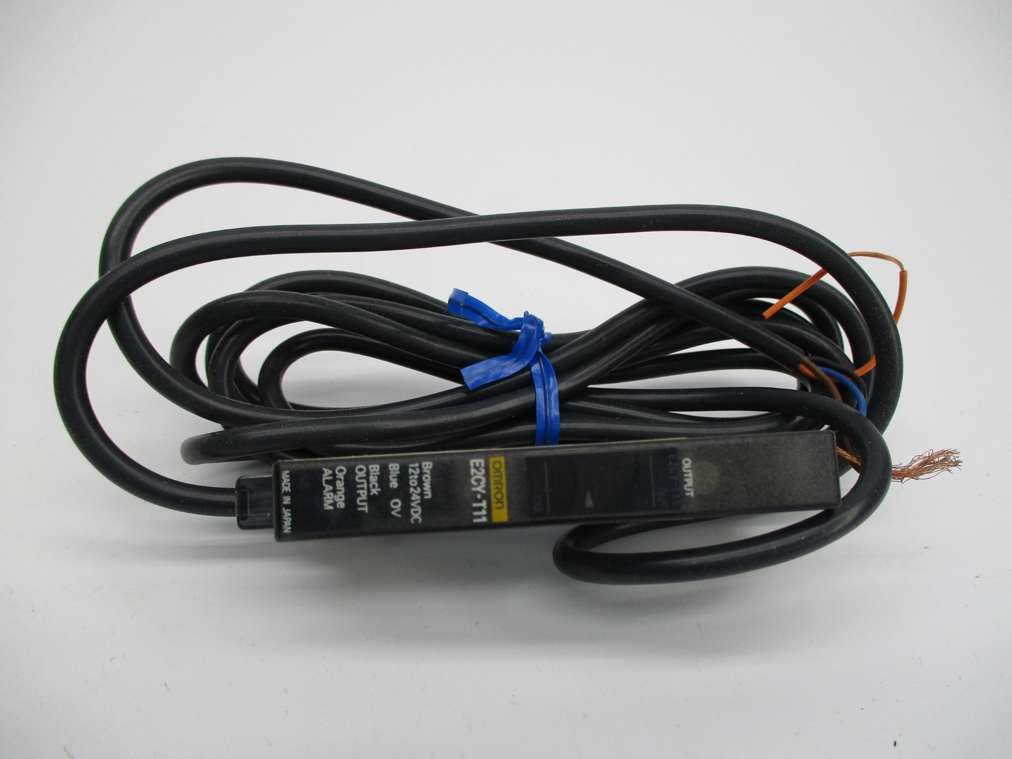 OMRON E2CY-T11 12-24VDC 2M NSMP