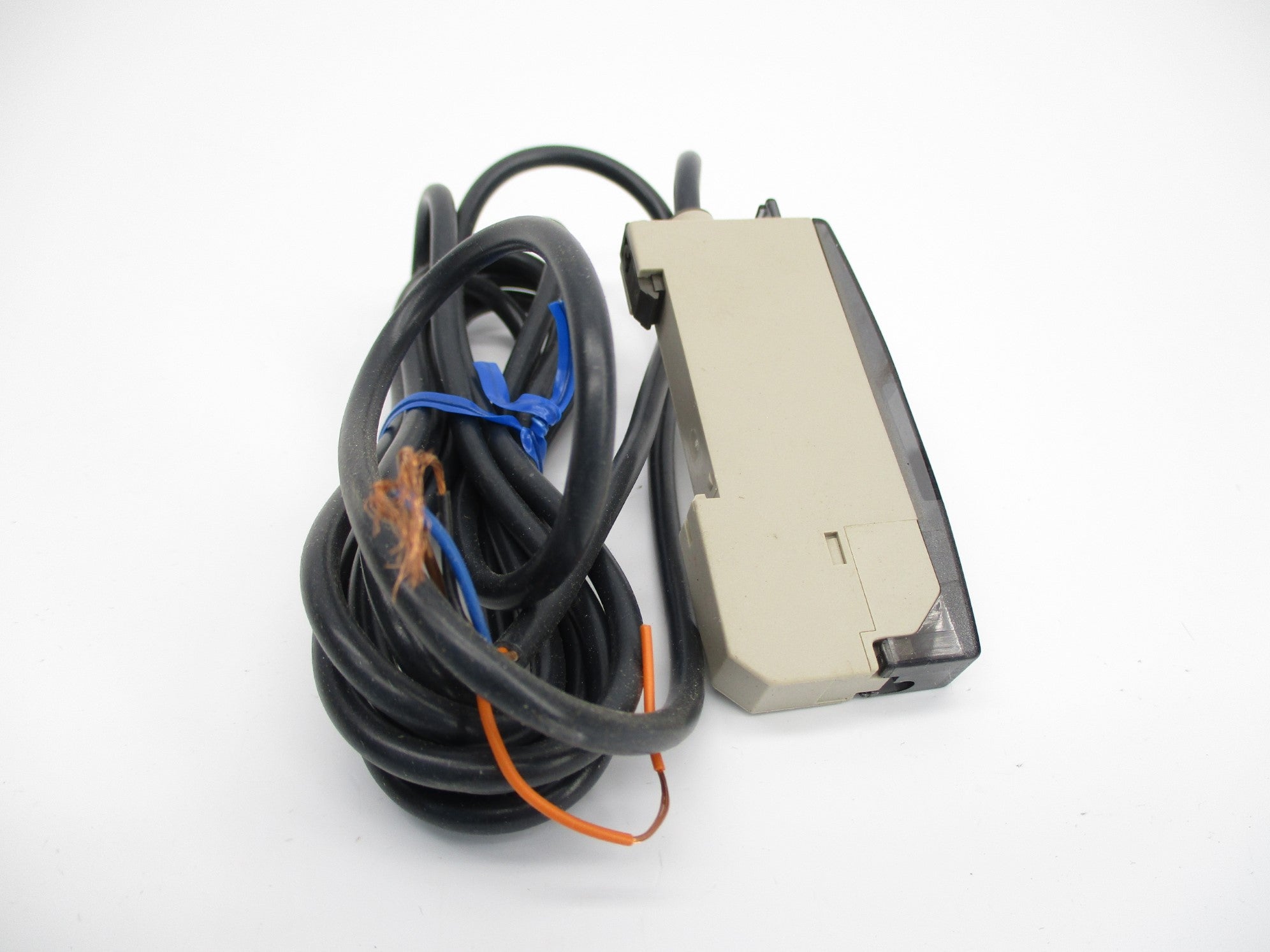 OMRON E2CY-T11 12-24VDC 2M NSMP