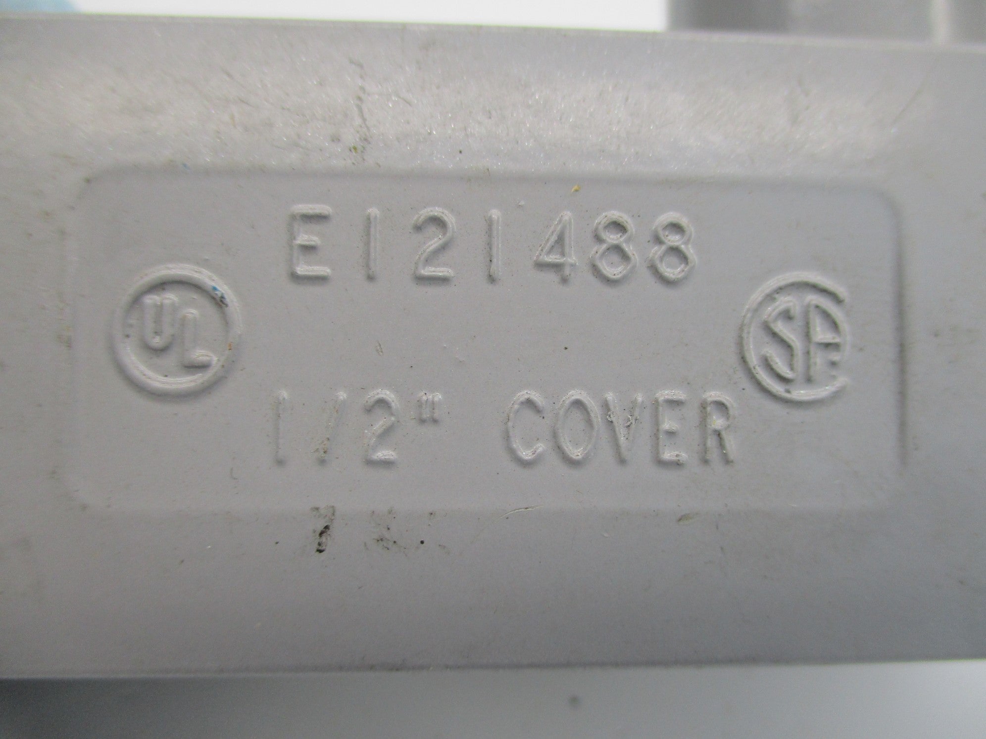 COVER E121488 1/2" UNMP