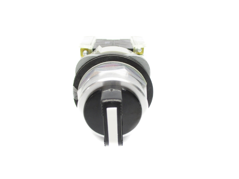 ALLEN BRADLEY 800T-J2KD7B SER. T (WH) NSMP